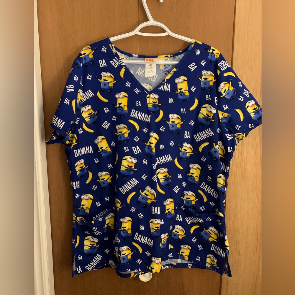 Minions Women’s Scrubs Top - Large